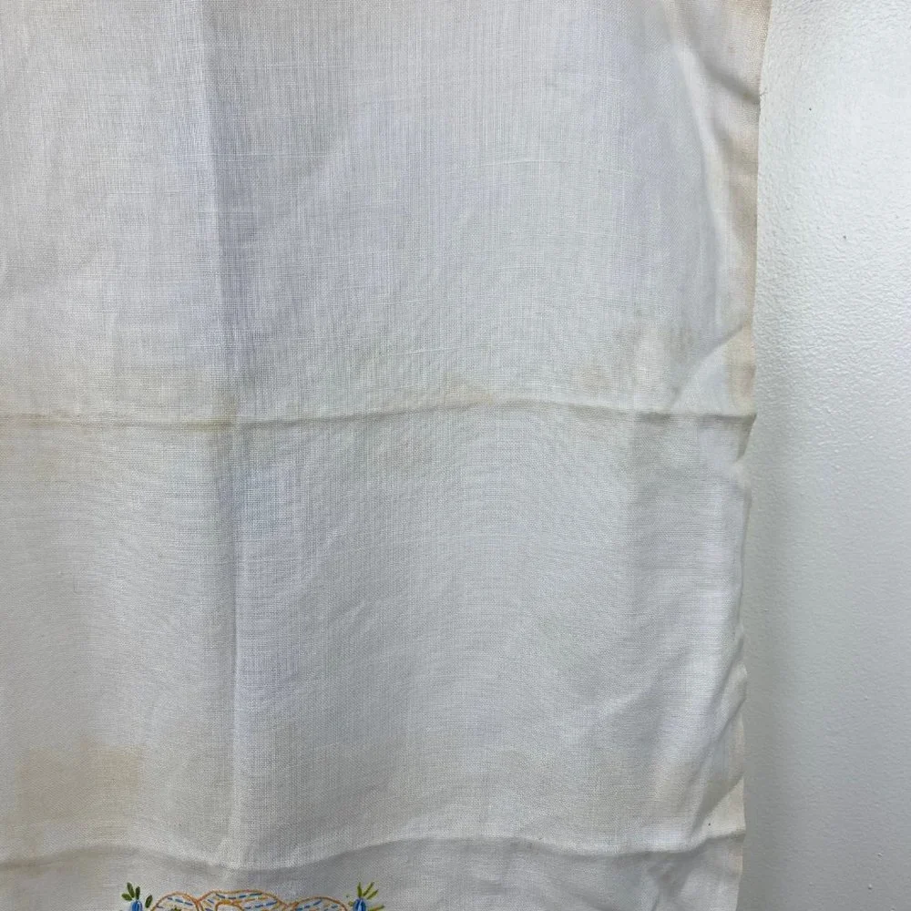 Vintage Linen Table Runner w/ Embroidery 26.5